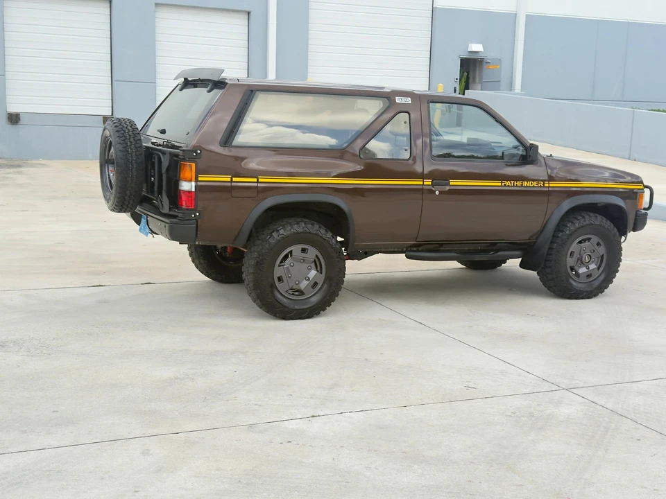 1989 Nissan Pathfinder 1st Gen - Image 25 of 31