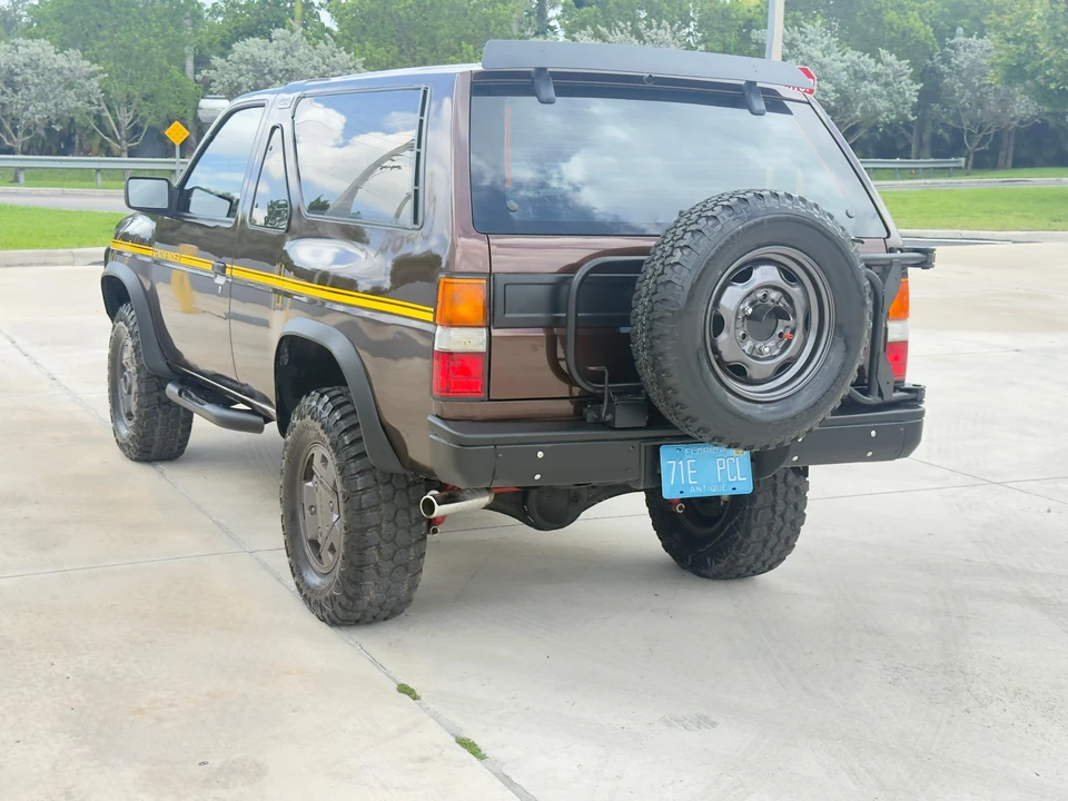 1989 Nissan Pathfinder 1st Gen - Image 18 of 31