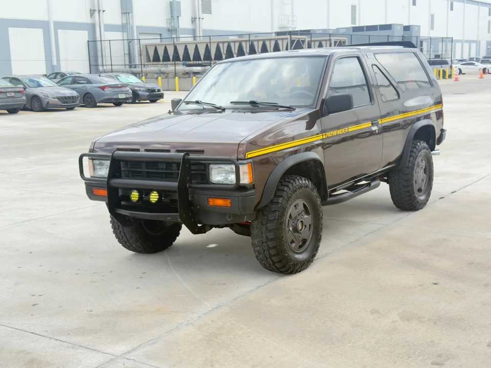1989 Nissan Pathfinder 1st Gen - Image 10 of 31