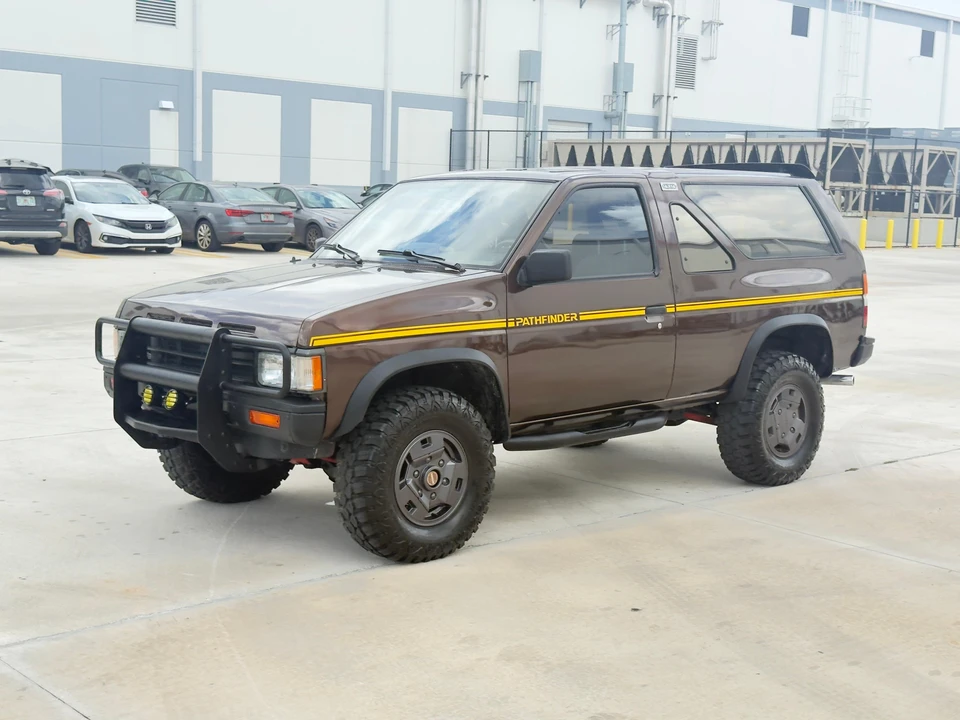 1989 Nissan Pathfinder 1st Gen - Image 12 of 31