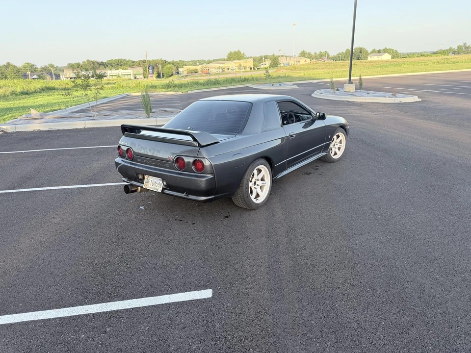 1989 Nissan R32 Skyline GT-R 8th Gen - Image 8 of 31