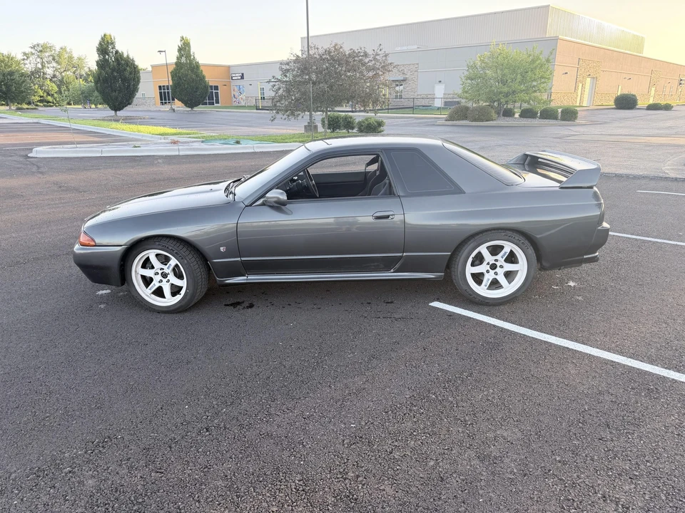 1989 Nissan R32 Skyline GT-R 8th Gen - Image 14 of 31