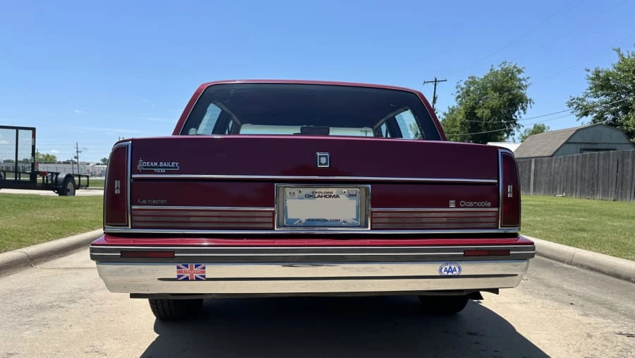 1989 Oldsmobile 98 - Image 5 of 8