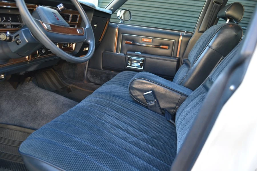 1989 Oldsmobile Custom Cruiser - Image 3 of 14