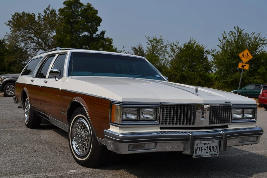 1989 Oldsmobile Custom Cruiser - Image 14 of 14