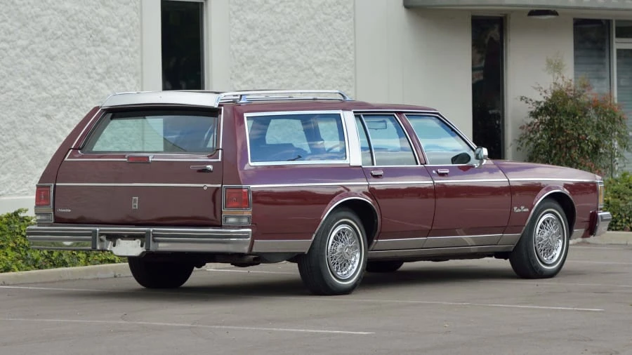 1989 Oldsmobile Custom Cruiser - Image 3 of 20