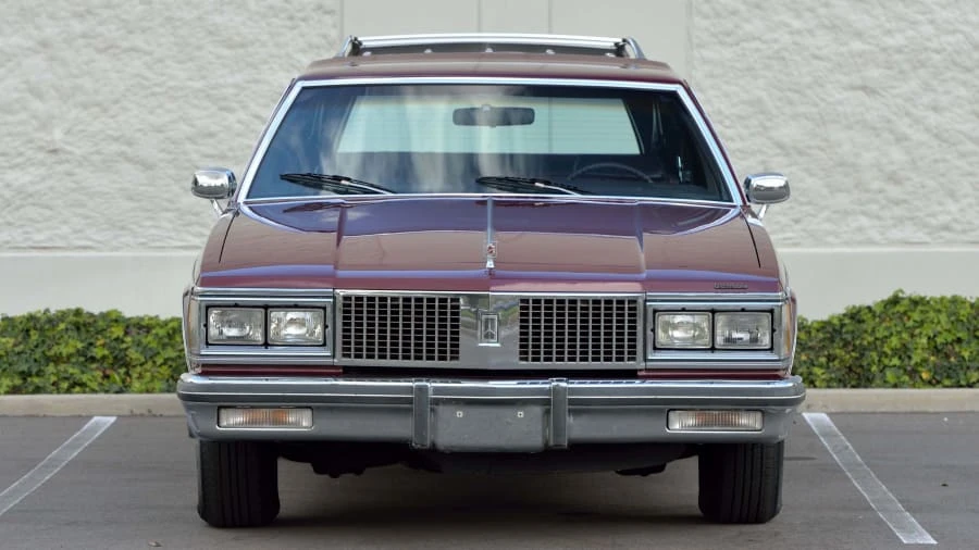 1989 Oldsmobile Custom Cruiser - Image 9 of 20