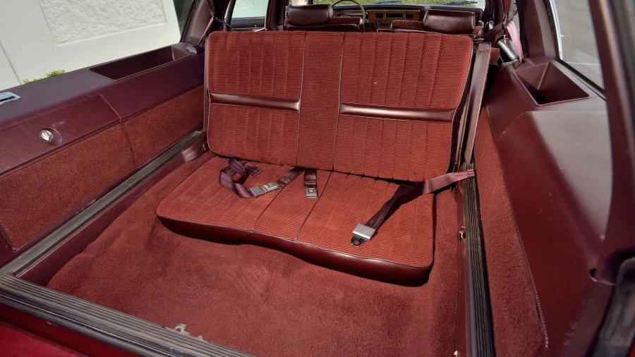 1989 Oldsmobile Custom Cruiser - Image 18 of 20