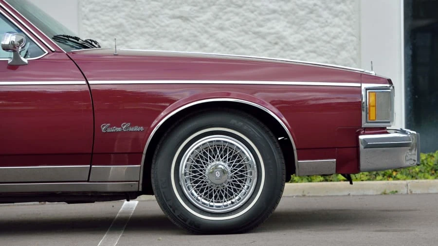 1989 Oldsmobile Custom Cruiser - Image 13 of 20