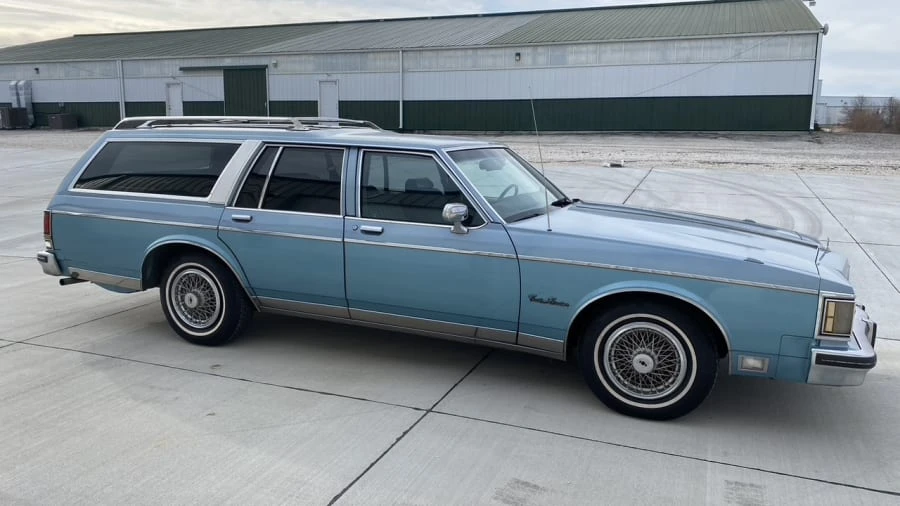 1989 Oldsmobile Custom Cruiser - Image 2 of 16