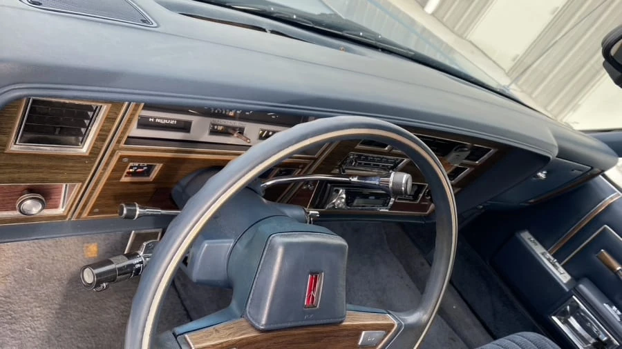 1989 Oldsmobile Custom Cruiser - Image 6 of 16
