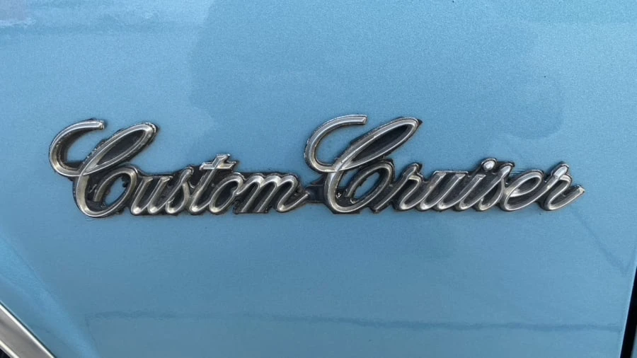 1989 Oldsmobile Custom Cruiser - Image 10 of 16