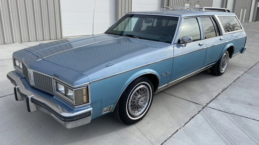 1989 Oldsmobile Custom Cruiser - Image 16 of 16