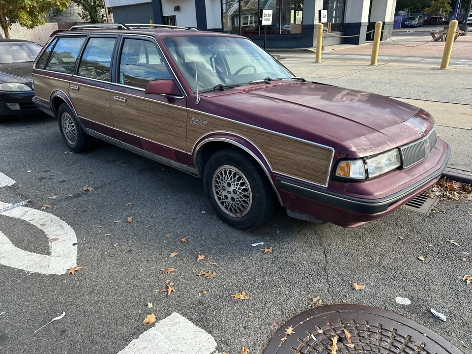1989 Oldsmobile Custom Cruiser - Image 7 of 19