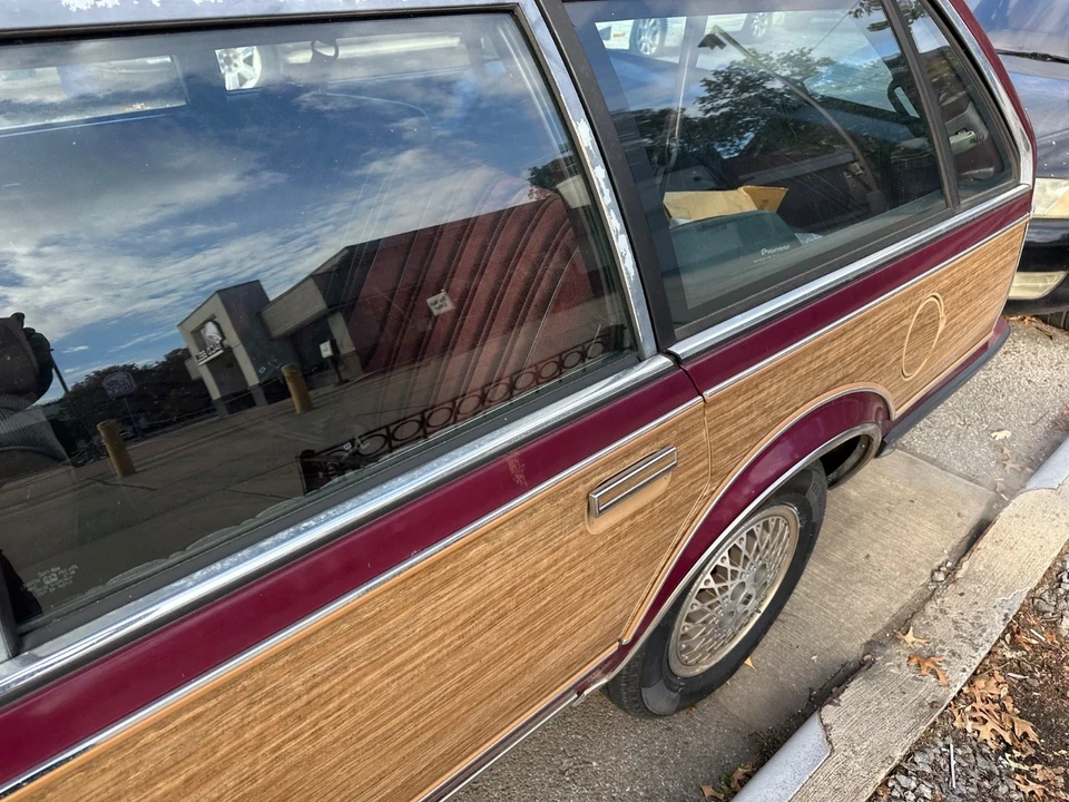1989 Oldsmobile Custom Cruiser - Image 10 of 19
