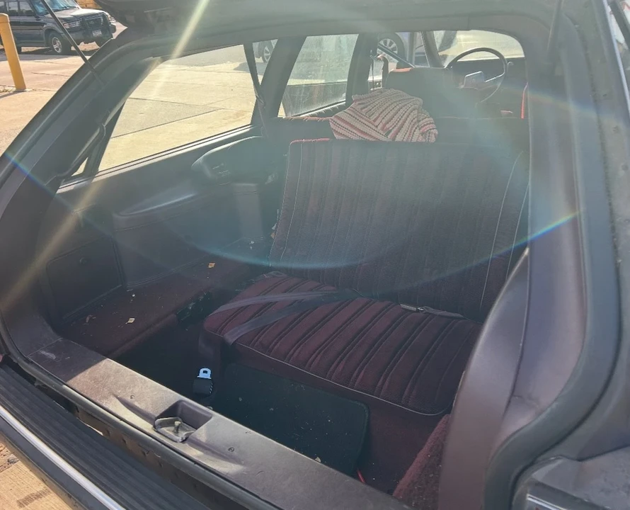 1989 Oldsmobile Custom Cruiser - Image 17 of 19