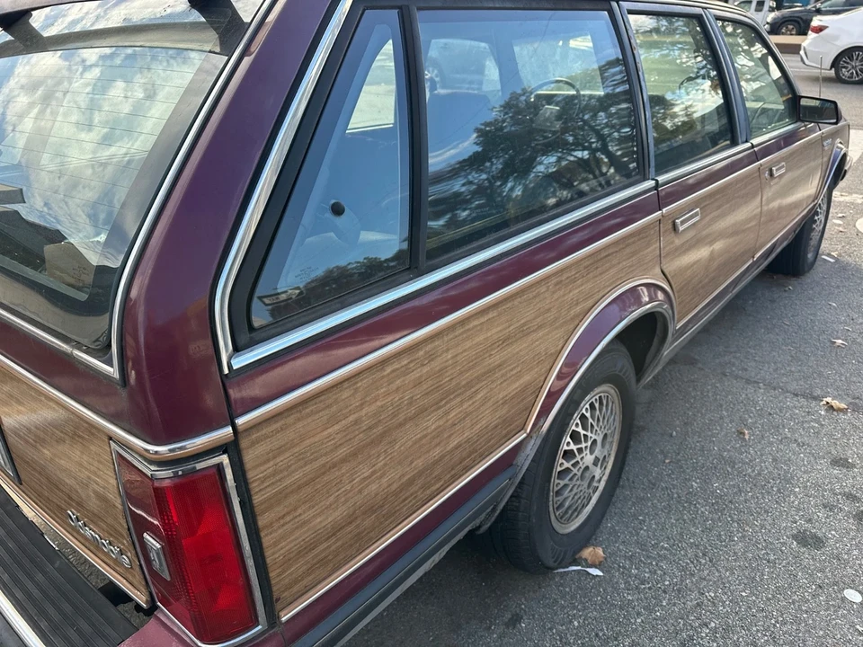 1989 Oldsmobile Custom Cruiser - Image 11 of 19