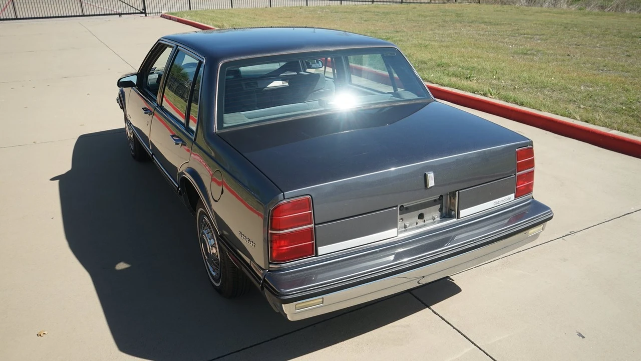 1989 Oldsmobile 88 - Image 10 of 12
