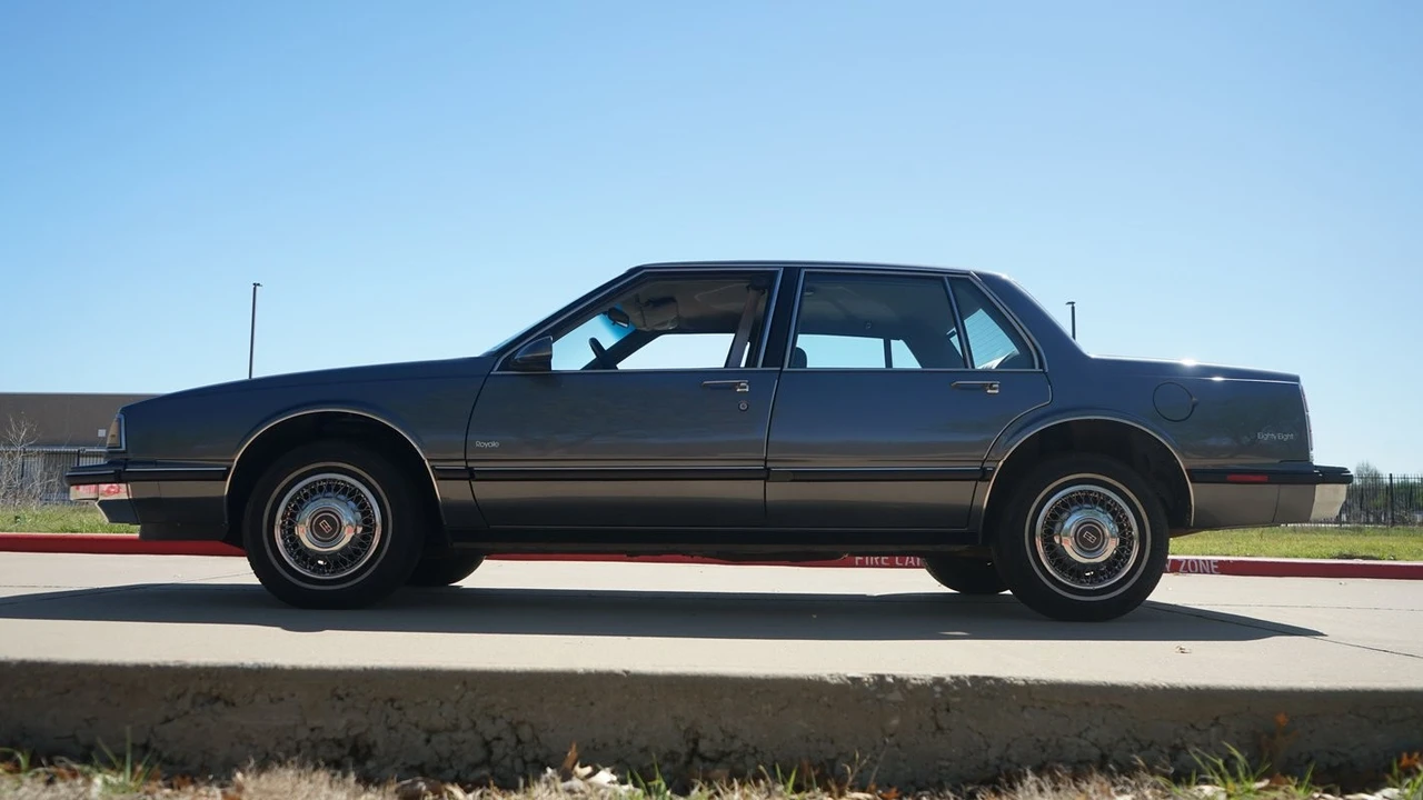 1989 Oldsmobile 88 - Image 9 of 12