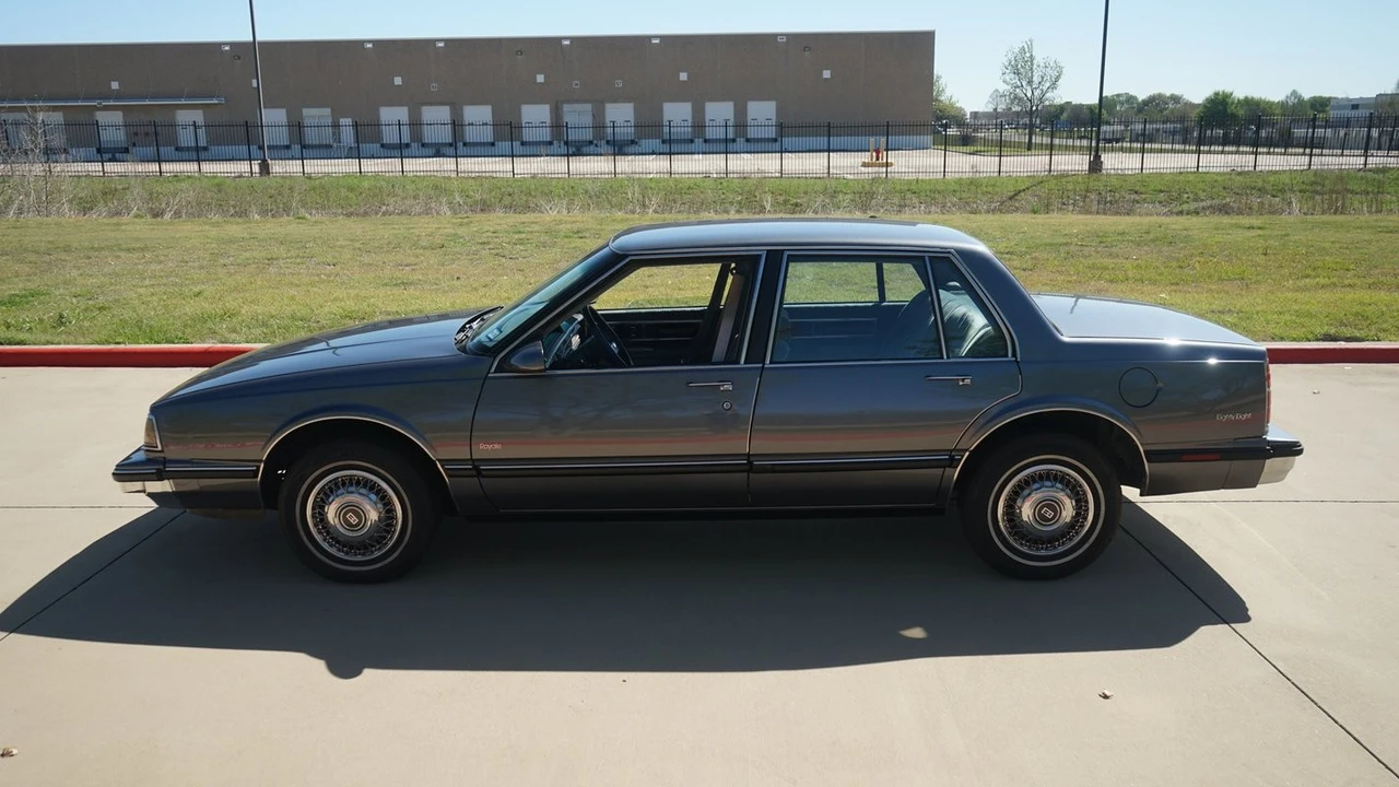 1989 Oldsmobile 88 - Image 6 of 12