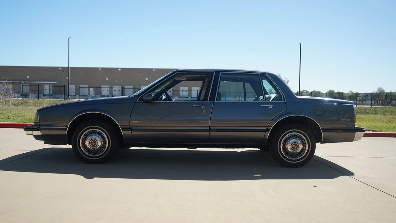 1989 Oldsmobile 88 - Image 8 of 12