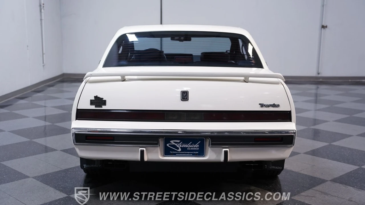 1989 Oldsmobile Toronado - Image 11 of 12