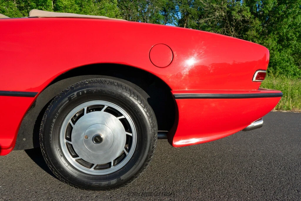 1989 Studebaker Avanti - Image 5 of 12