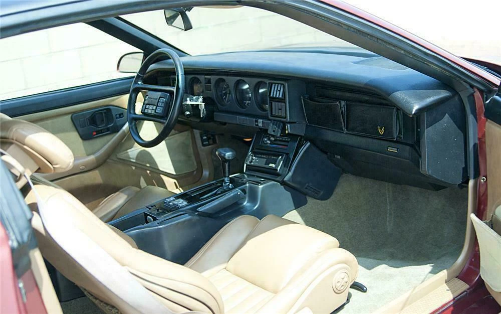1989 Pontiac Firebird Trans Am 3rd Gen - Image 4 of 5