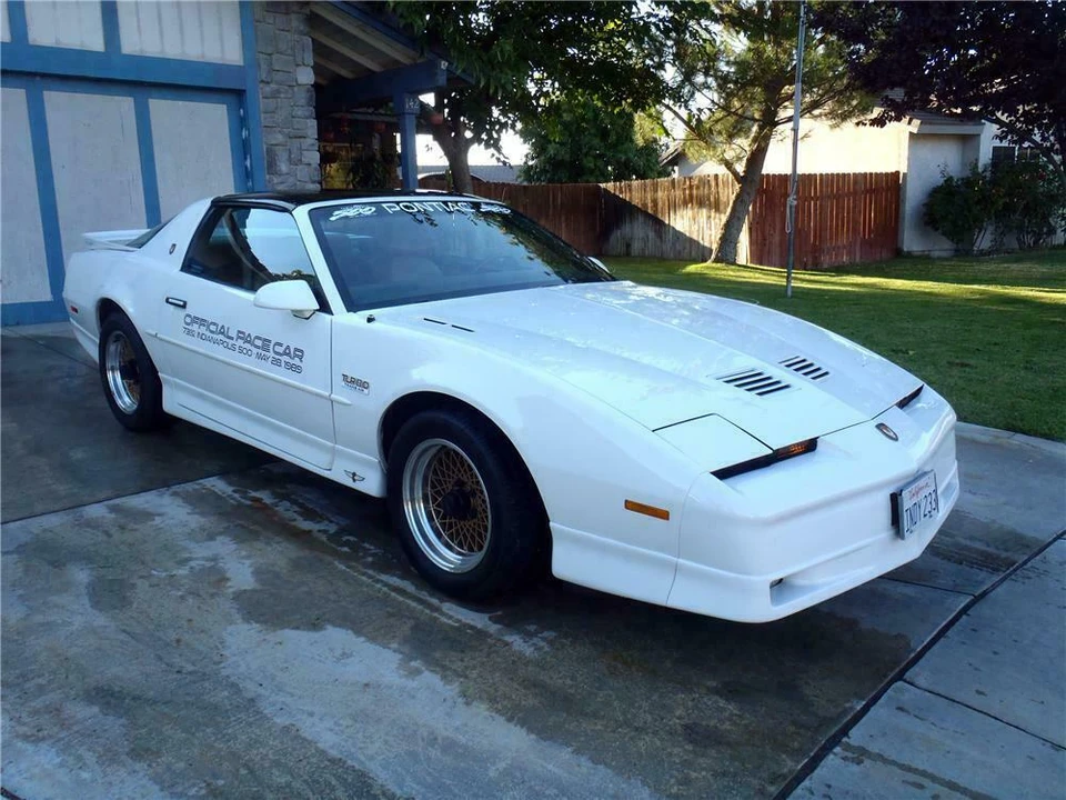 1989 Pontiac Firebird Trans Am 3rd Gen - Image 2 of 5
