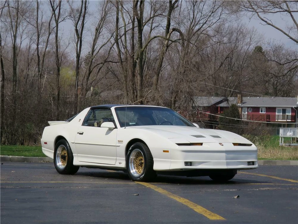 1989 Pontiac Firebird Trans Am 3rd Gen - Image 2 of 5