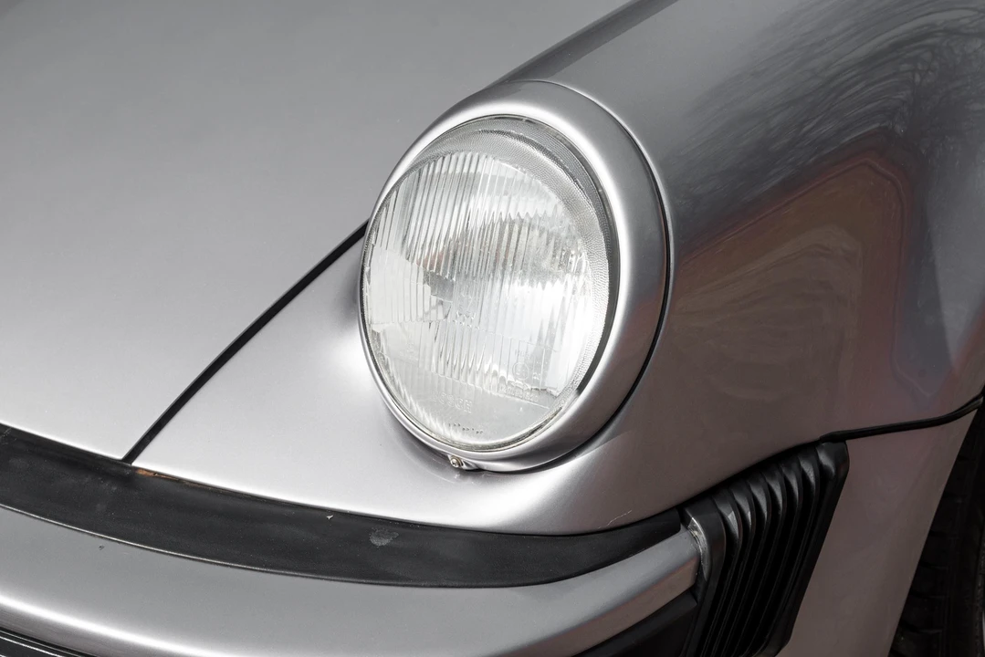 1989 Porsche 911 Carrera 3.2 - Image 16 of 31