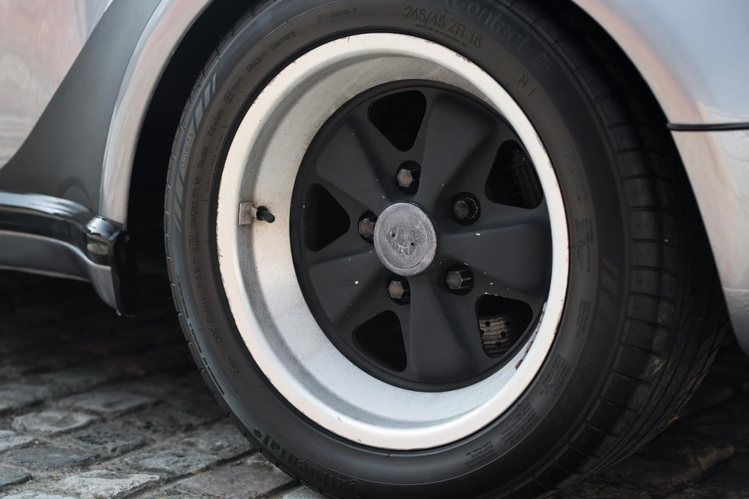 1989 Porsche 911 Carrera 3.2 - Image 13 of 31
