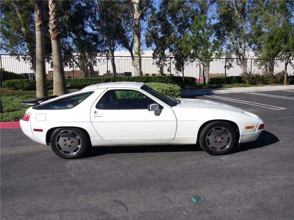 1989 Porsche 928 S4 - Image 5 of 5