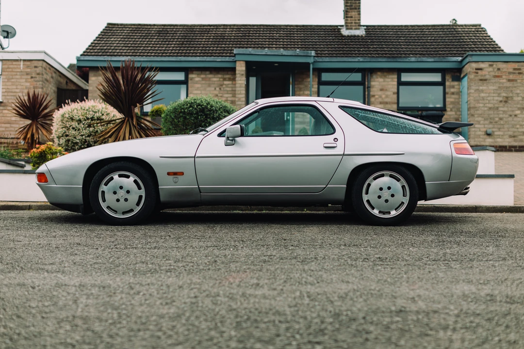 1989 Porsche 928 S4 - Image 14 of 31