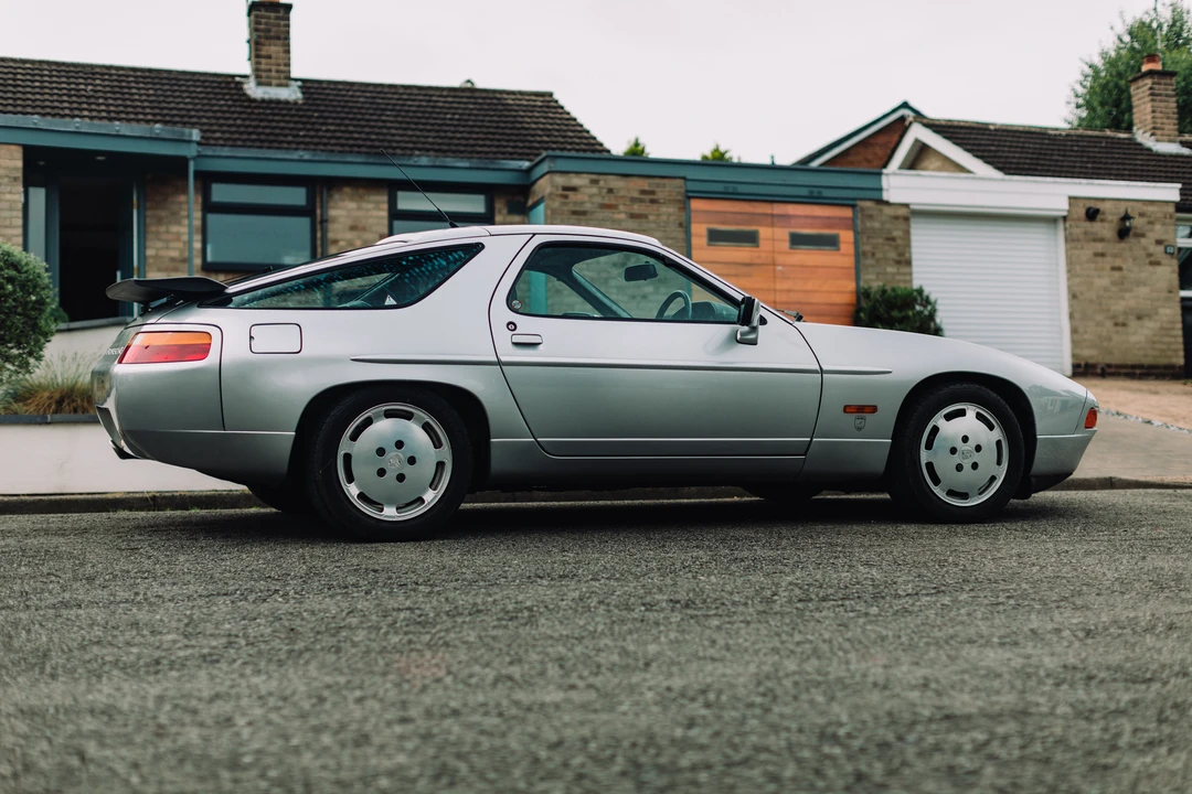 1989 Porsche 928 S4 - Image 8 of 31