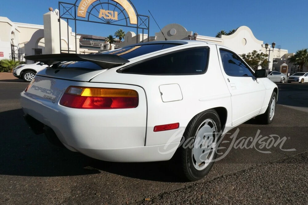 1989 Porsche 928 S4 - Image 16 of 17
