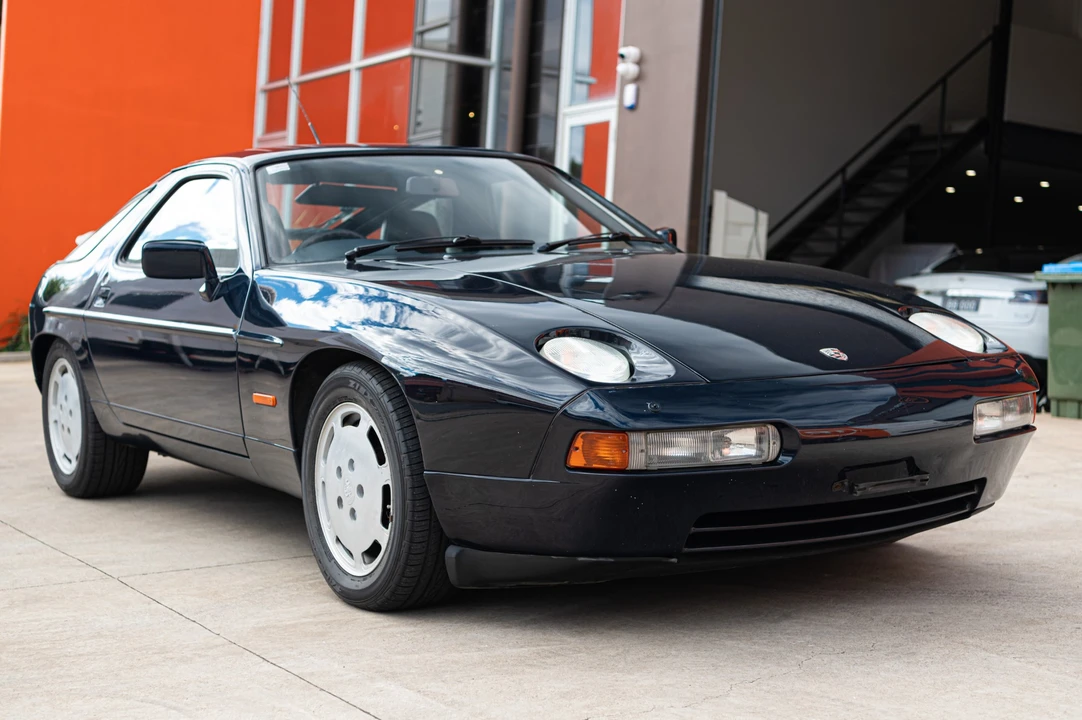1989 Porsche 928 S4 - Image 2 of 31