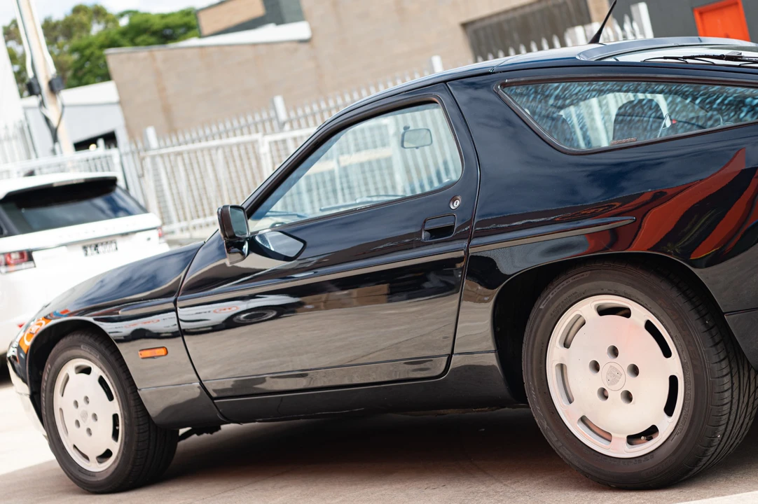 1989 Porsche 928 S4 - Image 30 of 31