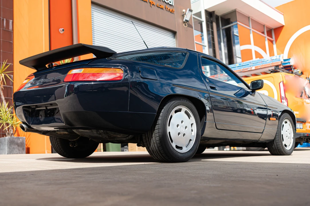 1989 Porsche 928 S4 - Image 13 of 31