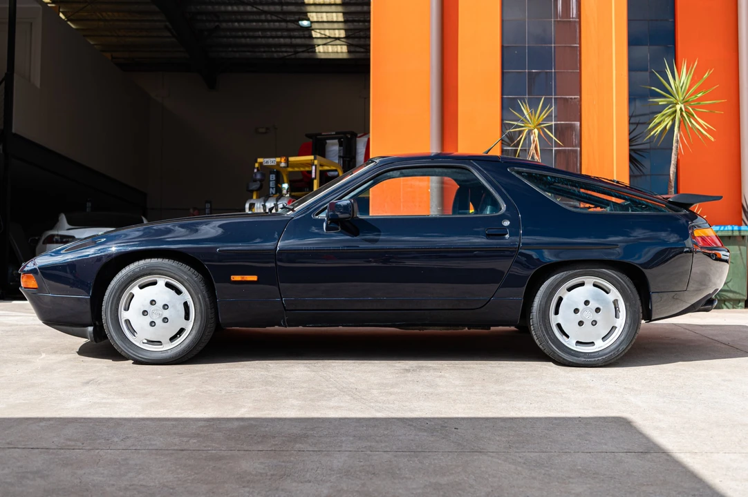 1989 Porsche 928 S4 - Image 9 of 31