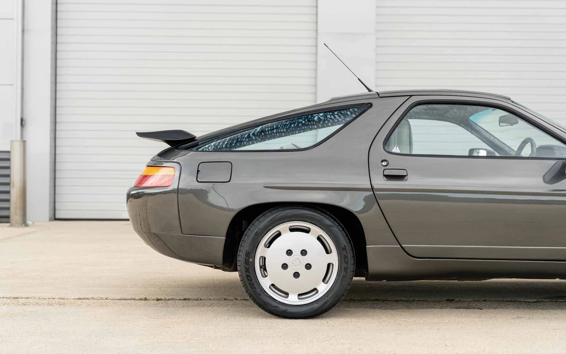 1989 Porsche 928 S4 - Image 5 of 31