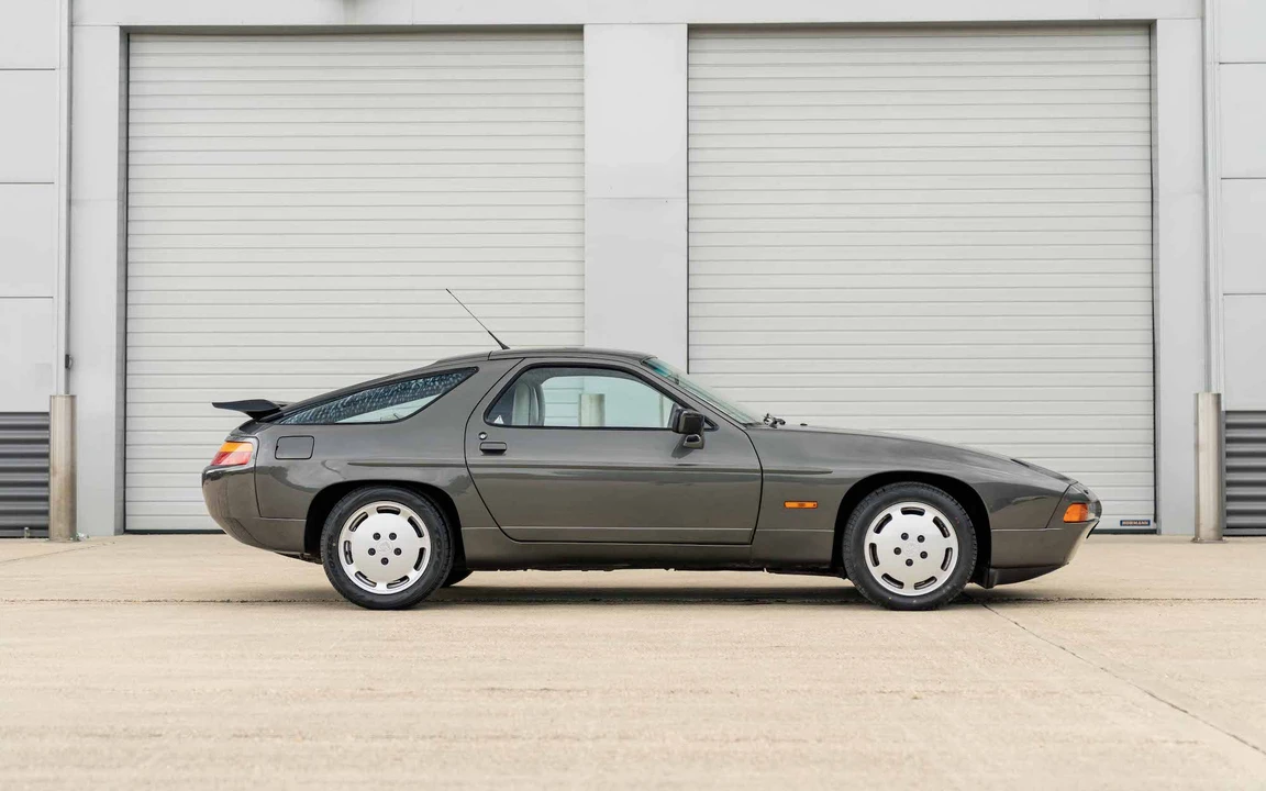 1989 Porsche 928 S4 - Image 12 of 31
