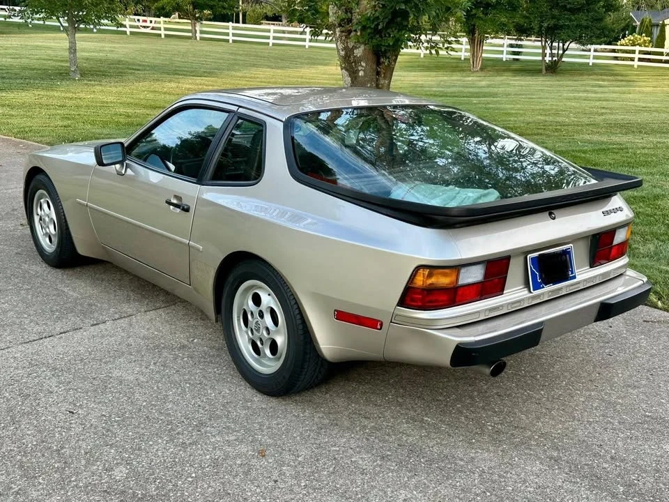1989 Porsche 944 - Image 3 of 10