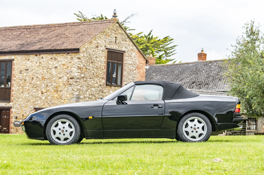 1989 Porsche 944 S2 - Image 17 of 31