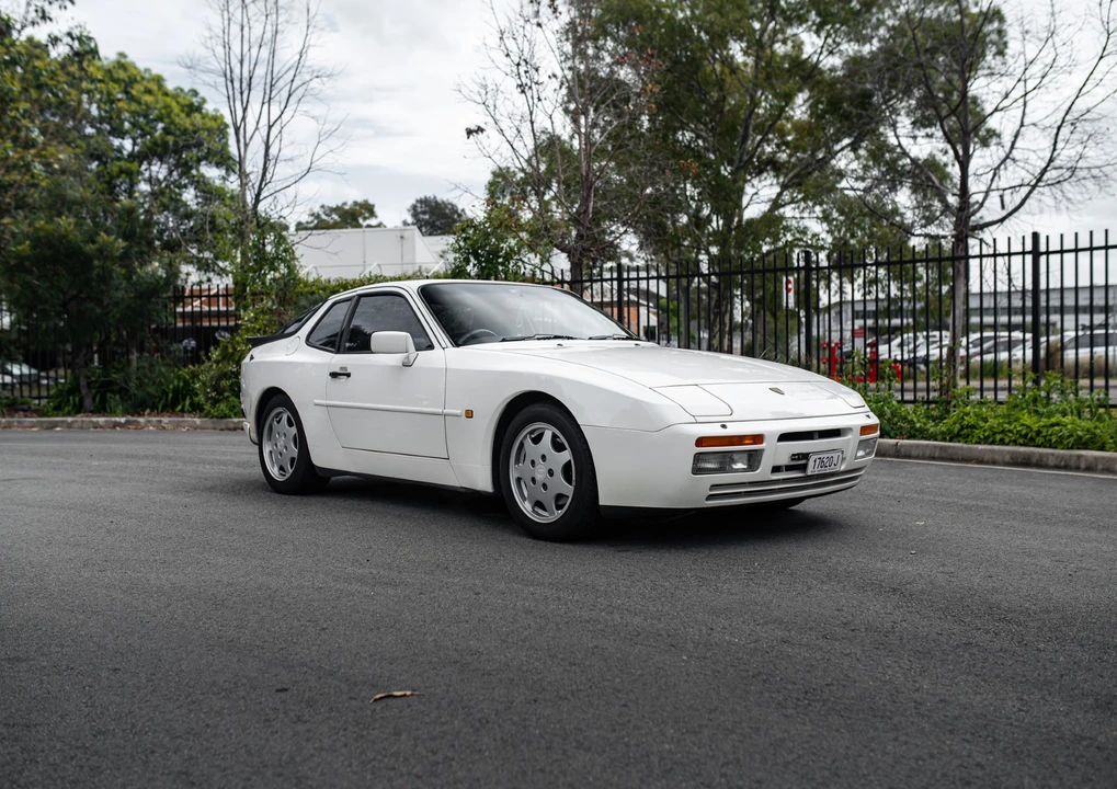 1989 Porsche 944 S2 - Image 2 of 31