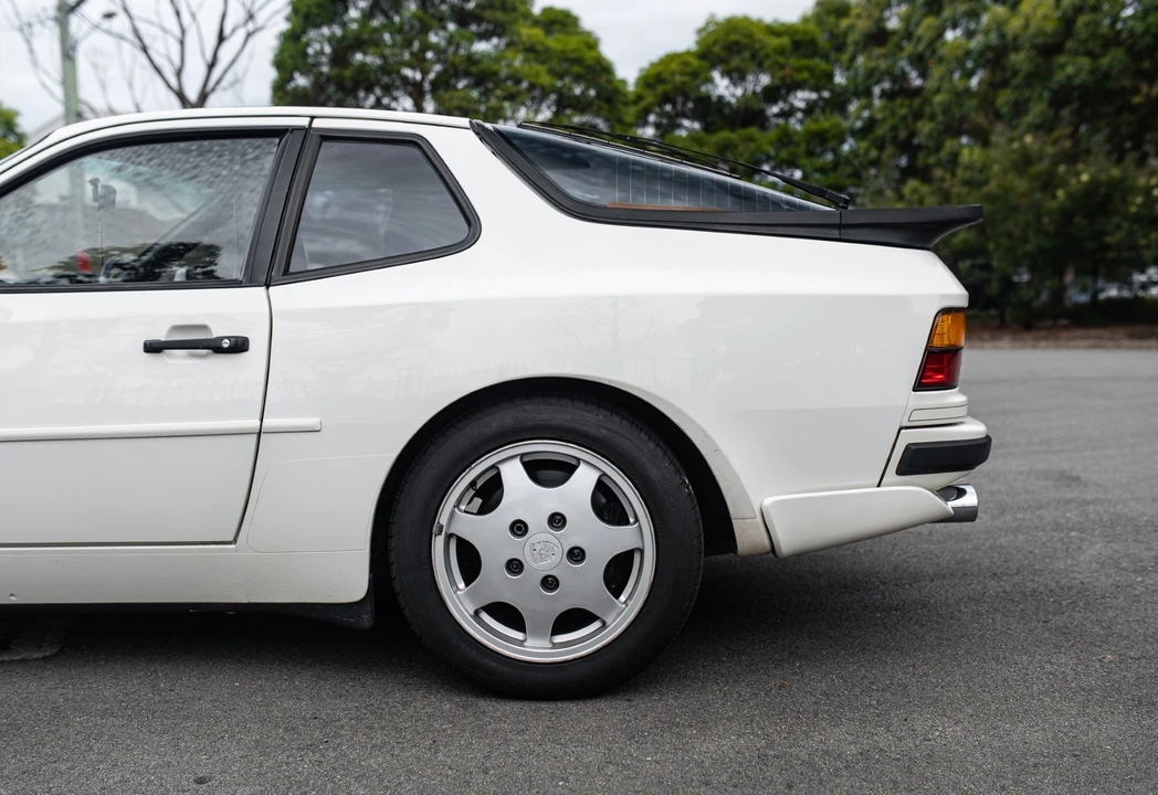1989 Porsche 944 S2 - Image 14 of 31
