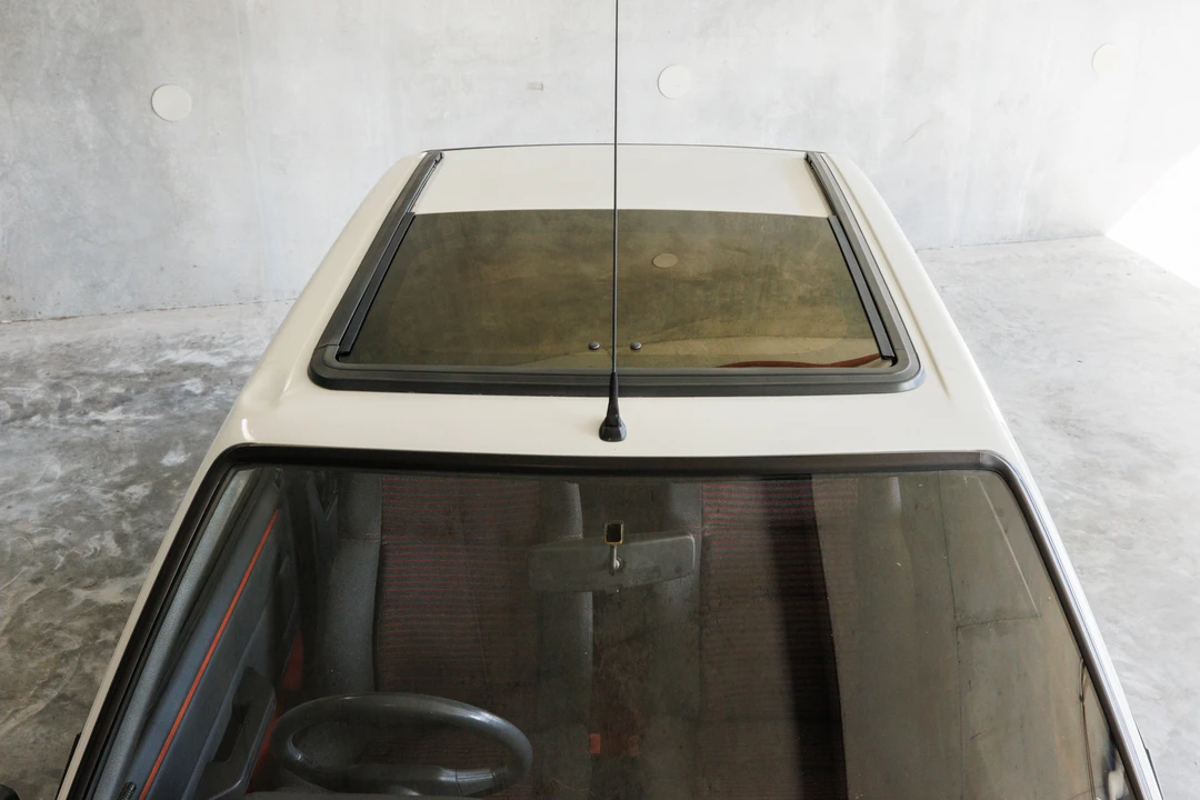 1989 Peugeot 205 GTI - Image 18 of 31