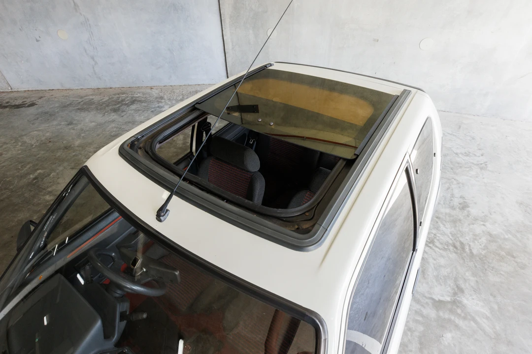 1989 Peugeot 205 GTI - Image 19 of 31
