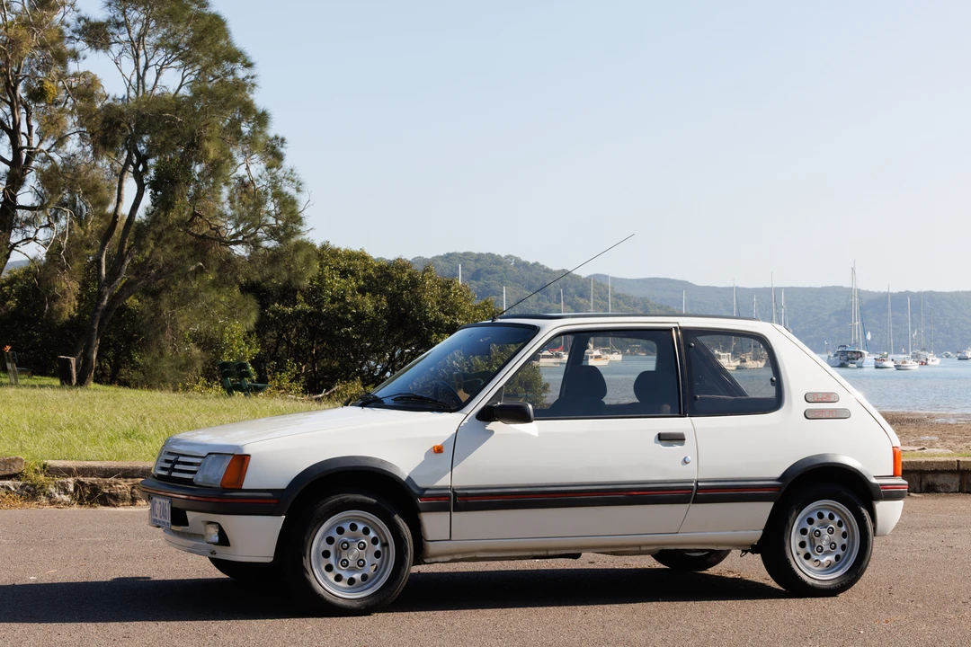 1989 Peugeot 205 GTI - Image 10 of 31