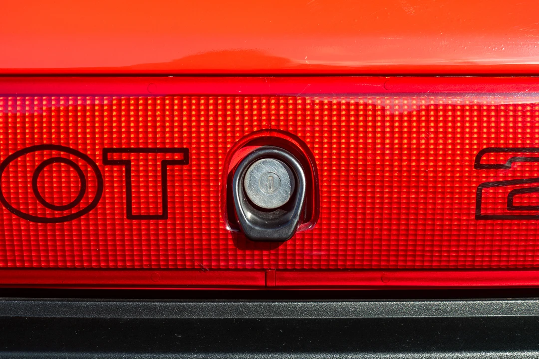 1989 Peugeot 205 GTI - Image 23 of 31
